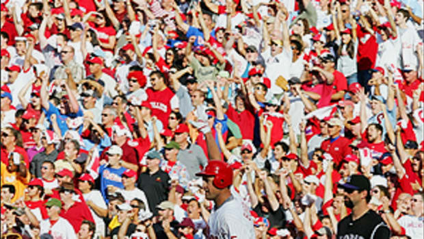 t1_1003_phils.fans_getty.jpg